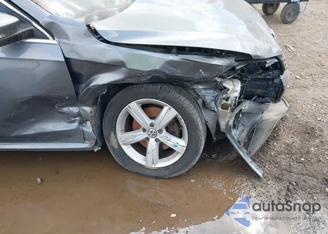 2012 Volkswagen Passat 2.5L Se z USA, uszkodzony, nr VIN 1VWBP7A31CC109945